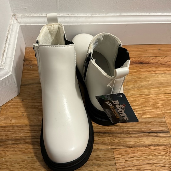 Hawkwell Boots - Picture 2 of 4